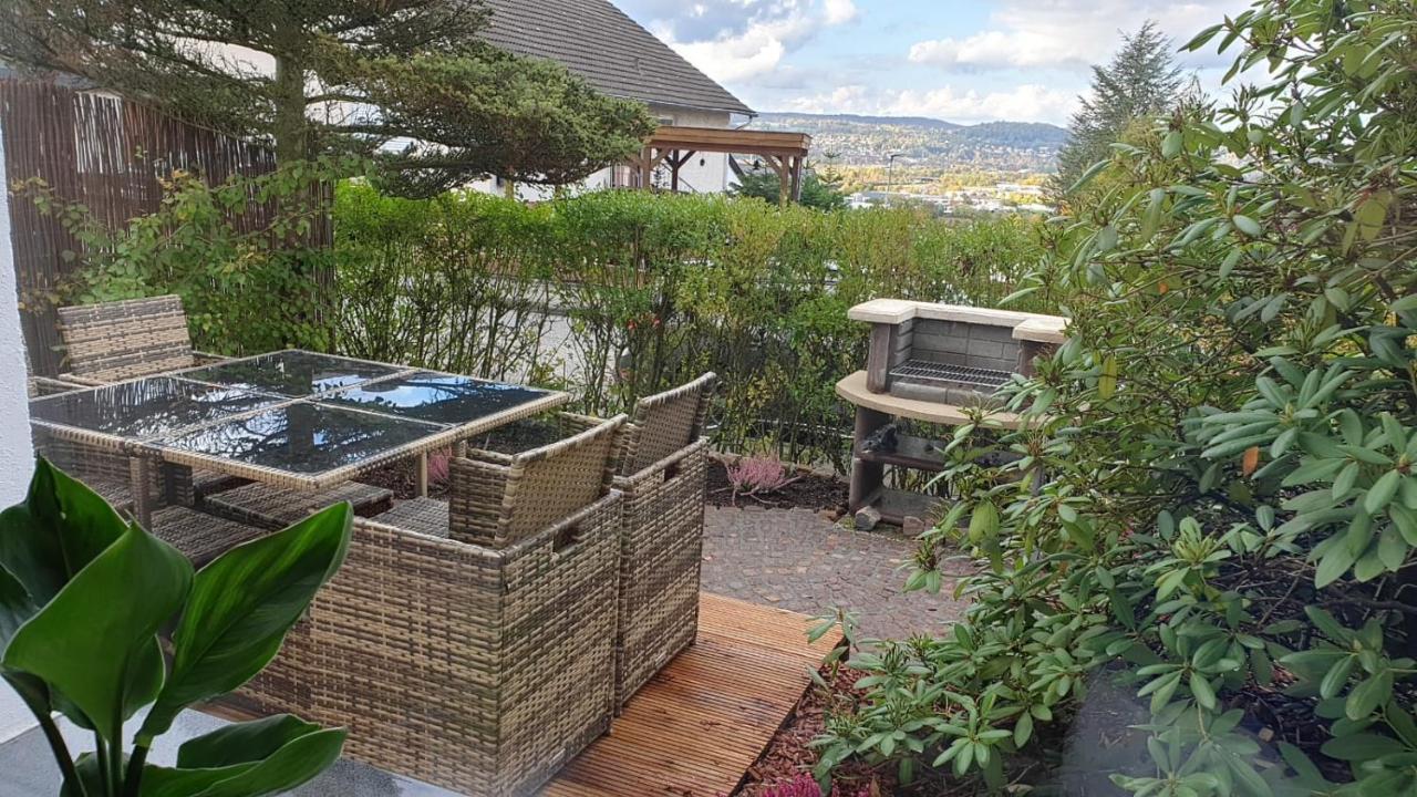 Haus Edda - Ferienwohnungen Mit Garten Und Schlossblick Marburg Buitenkant foto